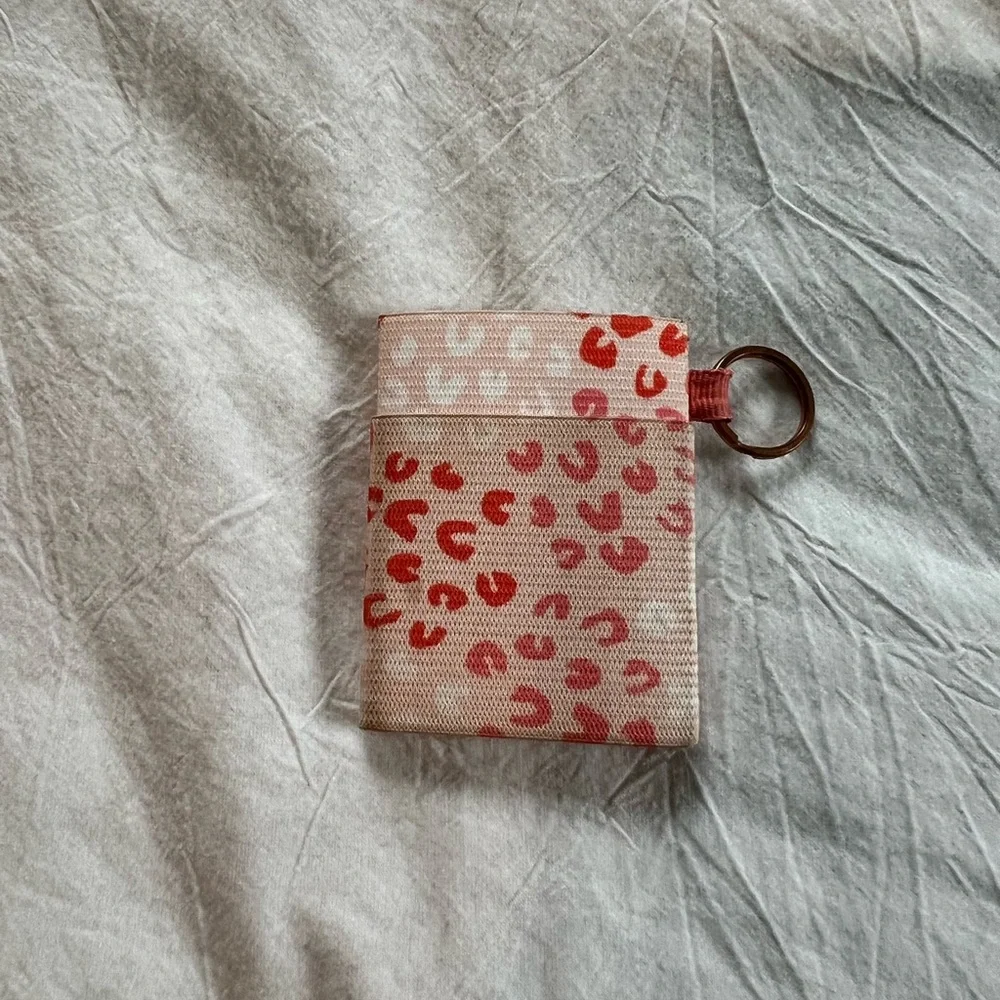 Thread Wallets Pink Leopard Elastic Wallet - Picture 3 of 5